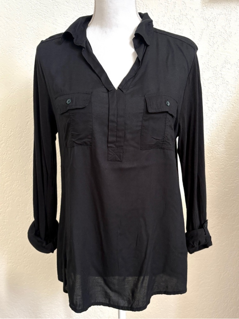 DKNY Jeans Black Long-Sleeve V-Neck blouse
